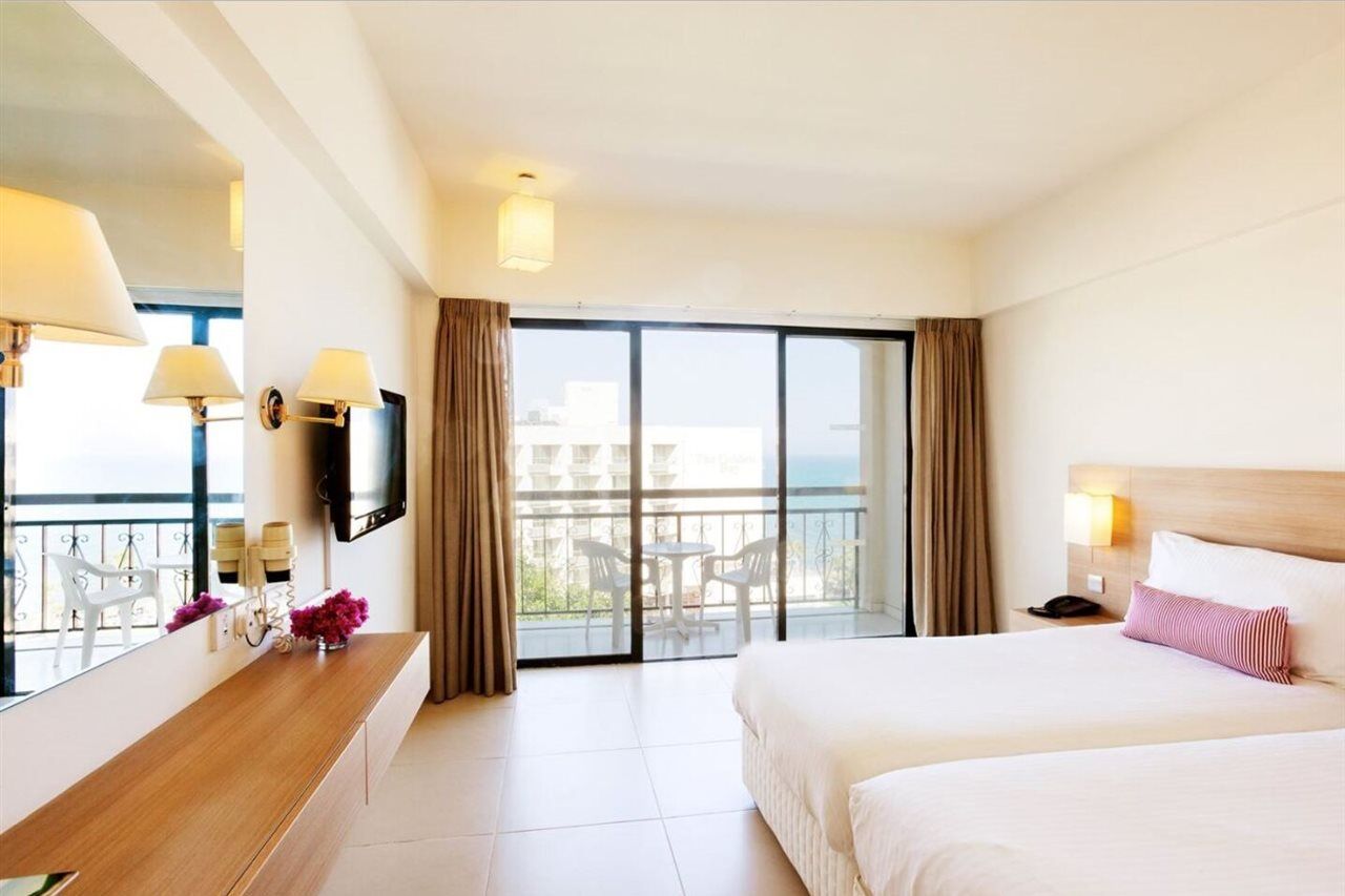 Sandy Beach Hotel & Spa - Ex Sentido Larnaca Exterior foto